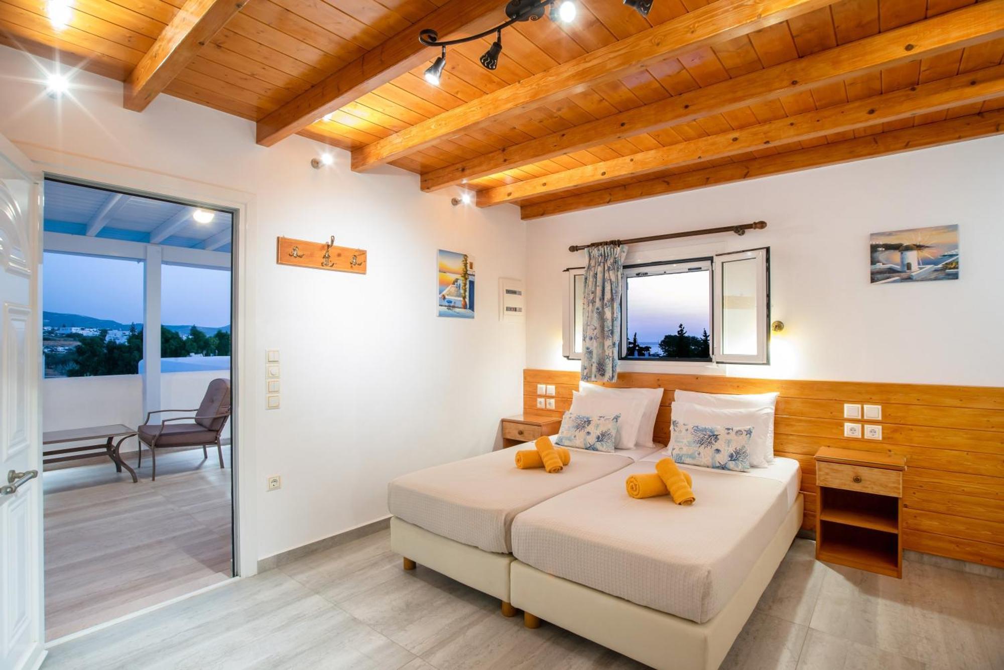 פארוס Kontaratos Studios & Apartments מראה חיצוני תמונה