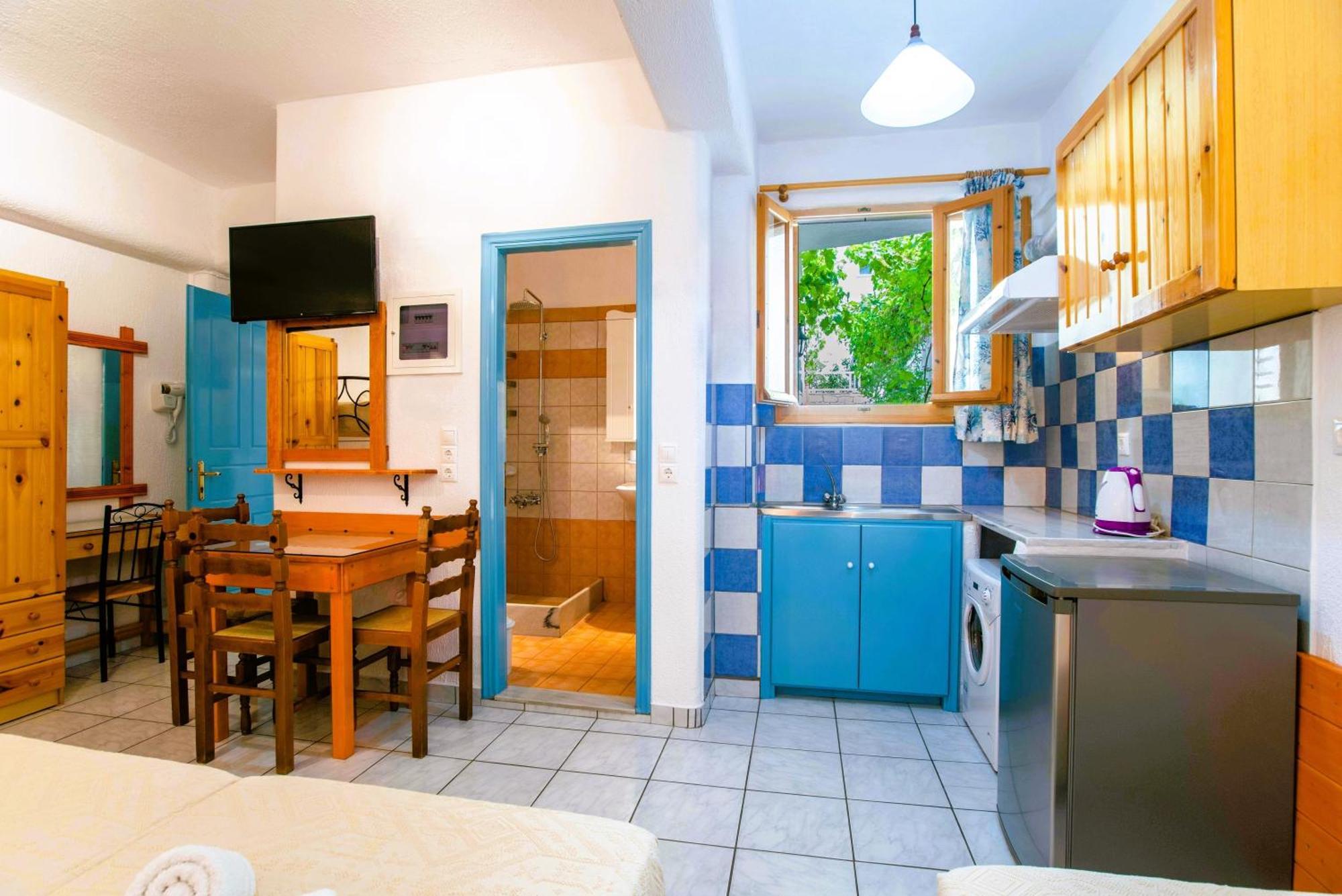 פארוס Kontaratos Studios & Apartments מראה חיצוני תמונה