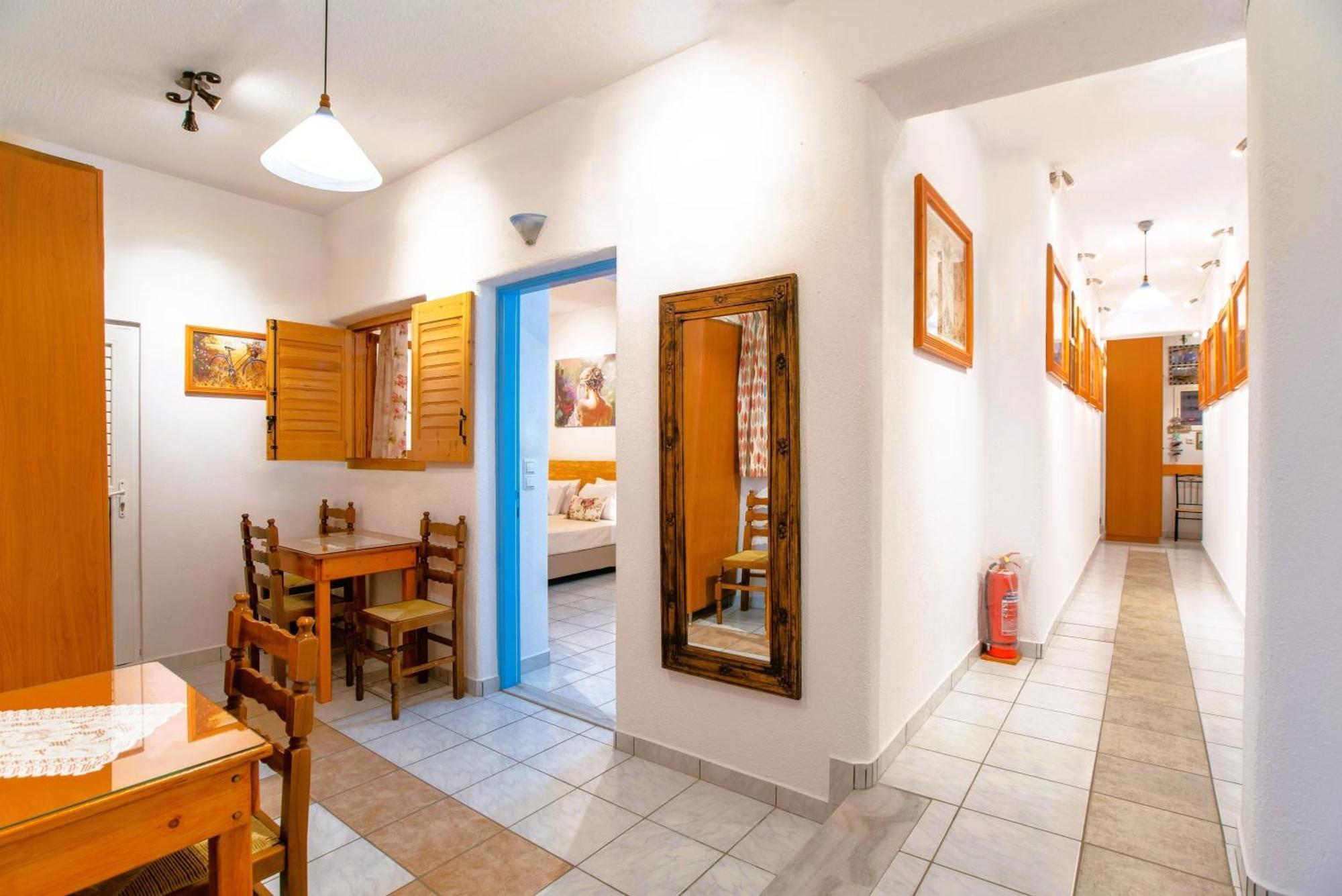 פארוס Kontaratos Studios & Apartments מראה חיצוני תמונה