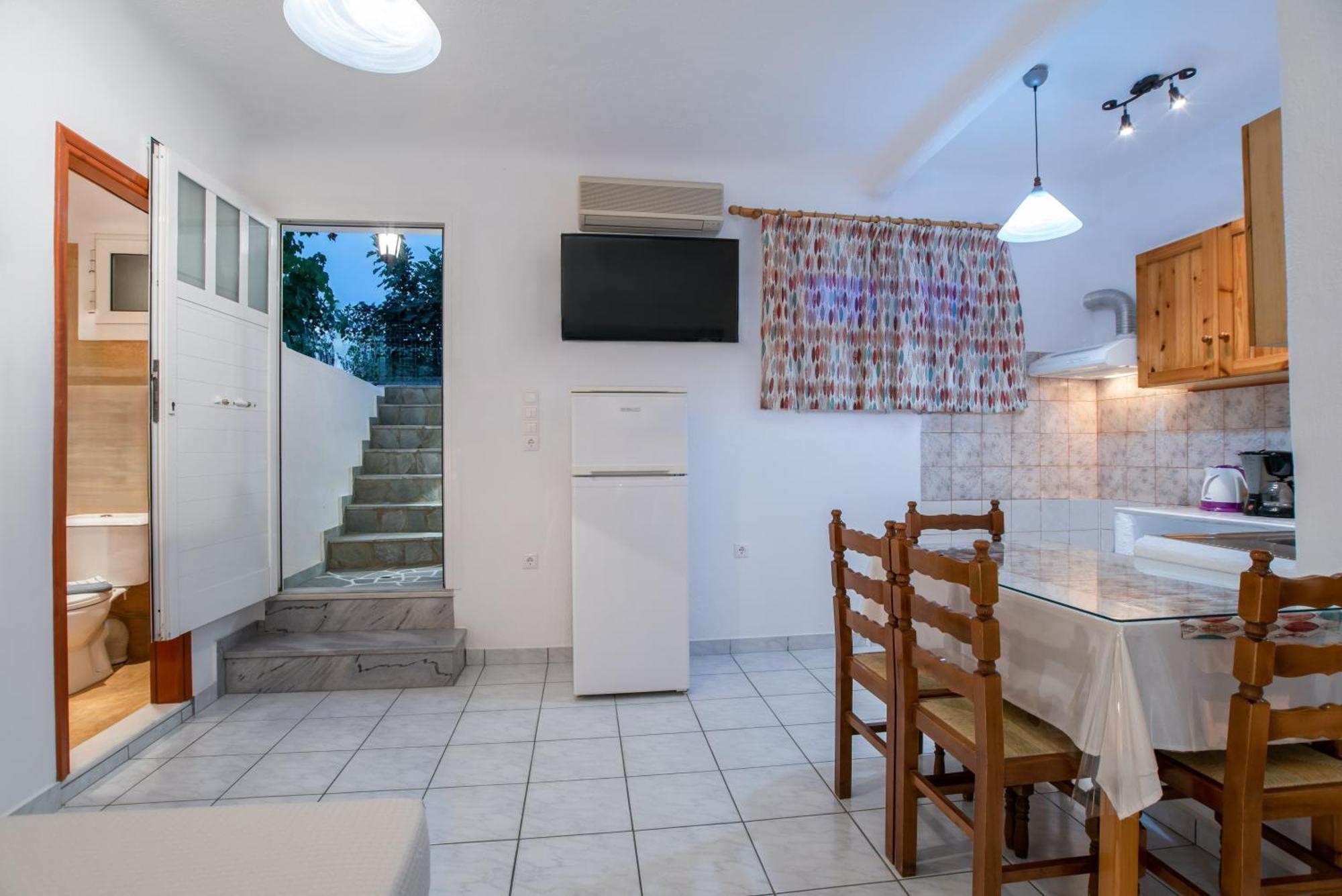 פארוס Kontaratos Studios & Apartments מראה חיצוני תמונה