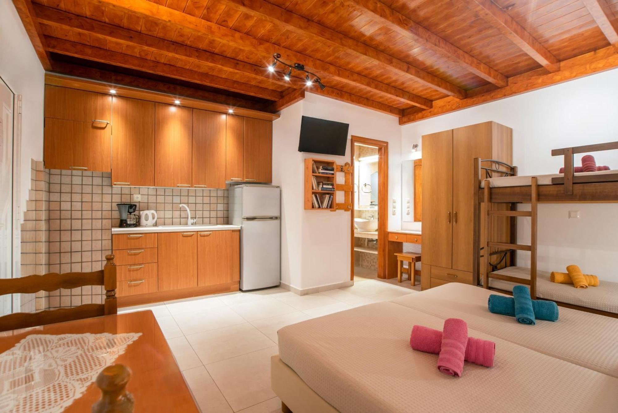 פארוס Kontaratos Studios & Apartments מראה חיצוני תמונה