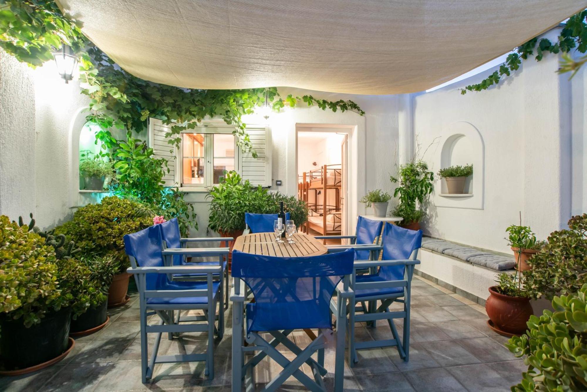פארוס Kontaratos Studios & Apartments מראה חיצוני תמונה