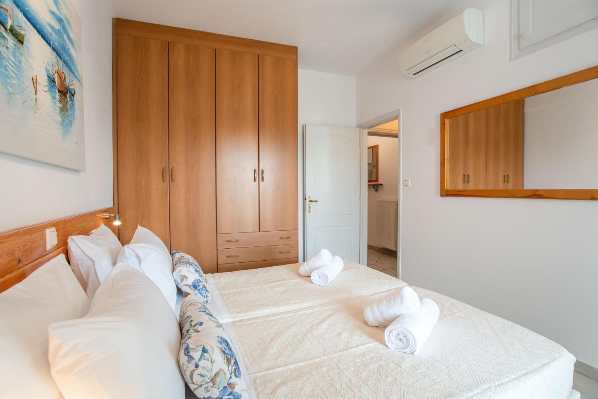 פארוס Kontaratos Studios & Apartments מראה חיצוני תמונה