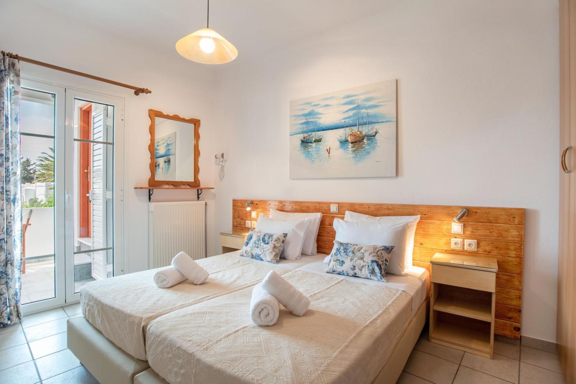 פארוס Kontaratos Studios & Apartments מראה חיצוני תמונה
